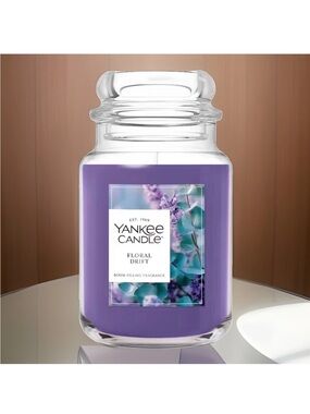 Yankee Candle Large Jar Candle- Floral Drift (22 oz)